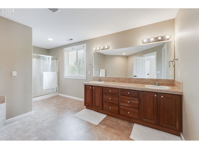 10217 Ne 102nd St, Vancouver, WA 98662