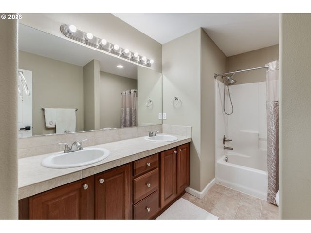10217 Ne 102nd St, Vancouver, WA 98662