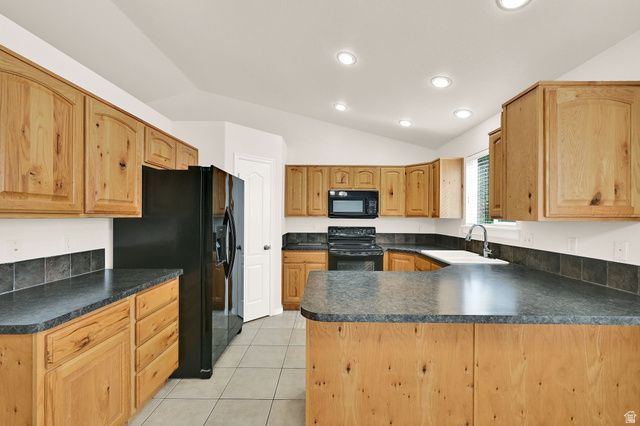 4020 WESTLAKE DR, Roy, UT 84067