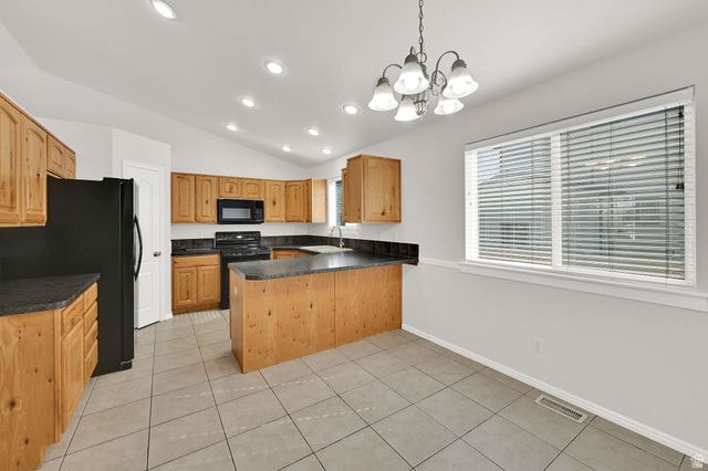 4020 WESTLAKE DR, Roy, UT 84067