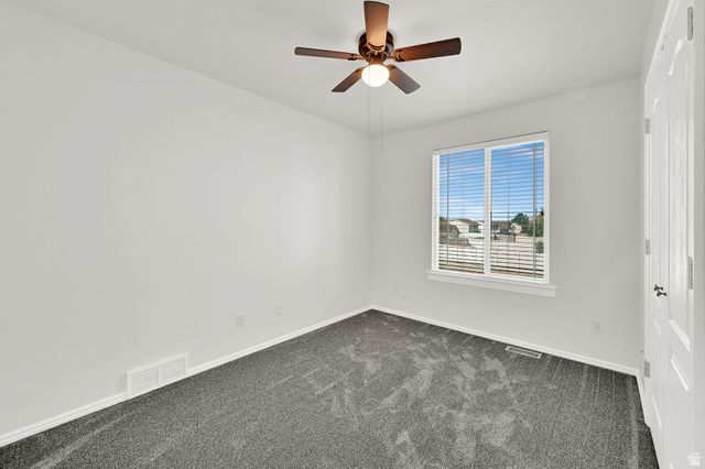 4020 WESTLAKE DR, Roy, UT 84067