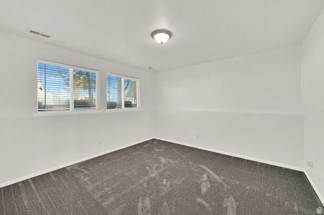 4020 WESTLAKE DR, Roy, UT 84067