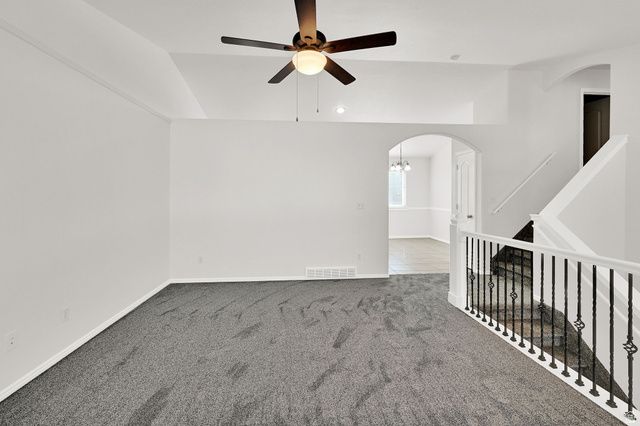 4020 WESTLAKE DR, Roy, UT 84067