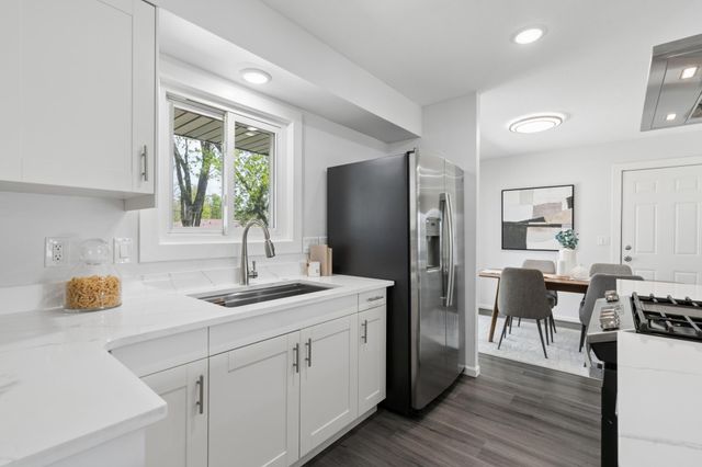 10037 Fremont Avenue S, Bloomington, MN 55431