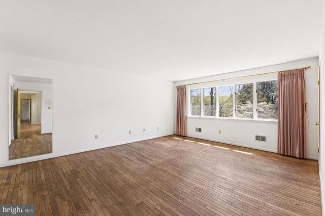 13800 CRIPPLEGATE RD, Phoenix, MD 21131