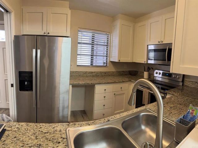 8840 Villa La Jolla Drive, La Jolla, CA 92037