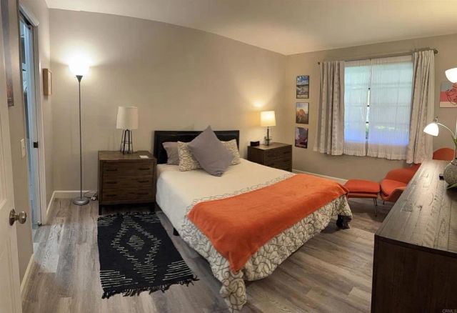 8840 Villa La Jolla Drive, La Jolla, CA 92037