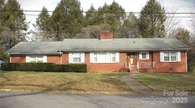 105 Woodlawn Drive, Morganton, NC 28655