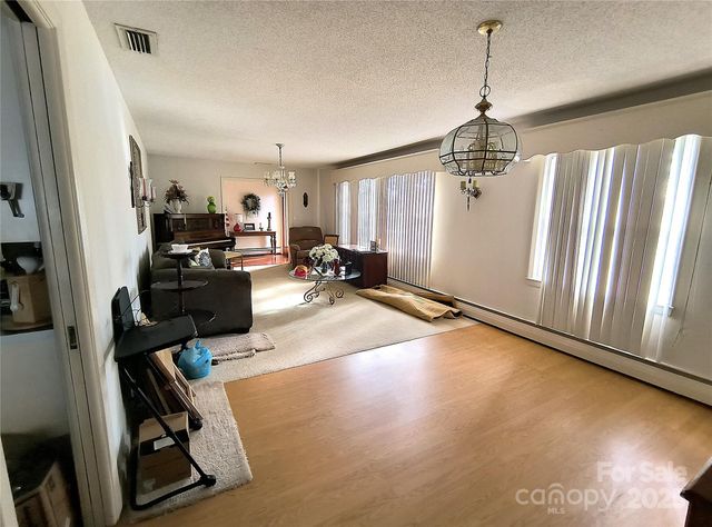 105 Woodlawn Drive, Morganton, NC 28655