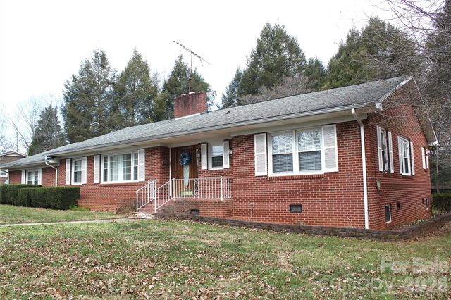 105 Woodlawn Drive, Morganton, NC 28655