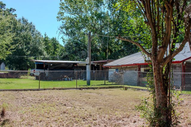 616 Ponderosa Drive, Onalaska, TX 77360