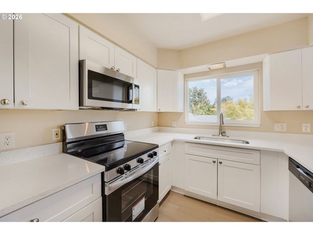 10244 Sw 40TH Ave, Portland, OR 97219