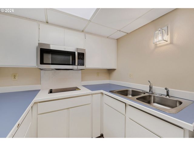 10244 Sw 40TH Ave, Portland, OR 97219