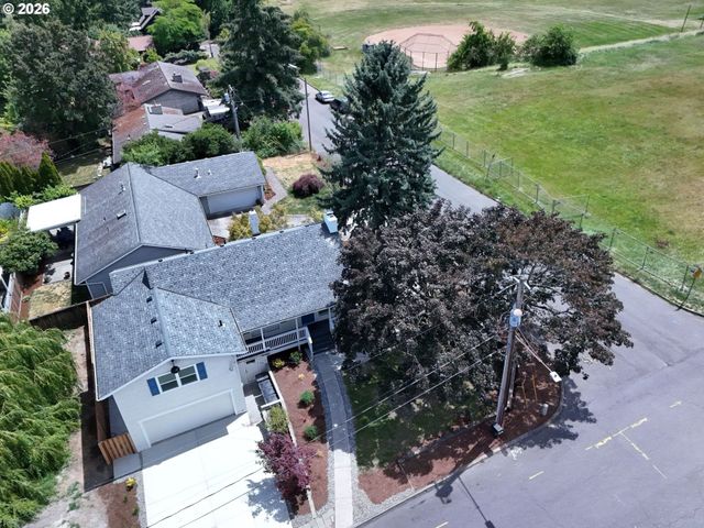 10244 Sw 40TH Ave, Portland, OR 97219