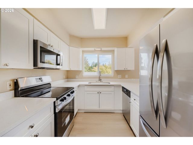 10244 Sw 40TH Ave, Portland, OR 97219