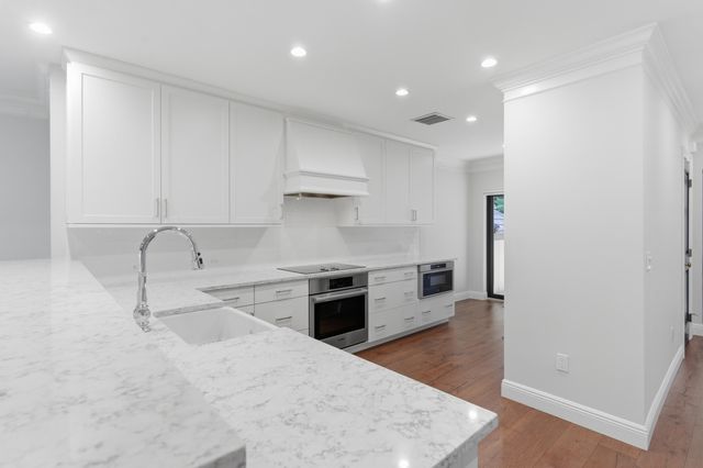 2810 Polo Island Drive C202, Wellington, FL 33414