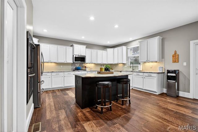 22 Fall Flower Court, Eureka, MO 63025