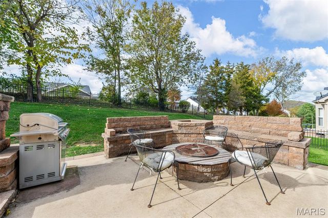 22 Fall Flower Court, Eureka, MO 63025