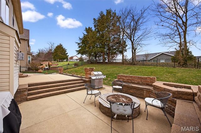 22 Fall Flower Court, Eureka, MO 63025