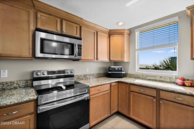 2071 S Atlantic Ave Apt 305, Daytona Beach Shores, FL 32118