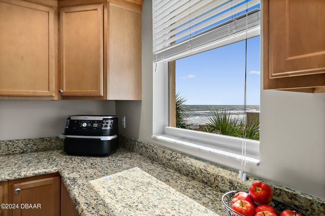 2071 S Atlantic Ave Apt 305, Daytona Beach Shores, FL 32118