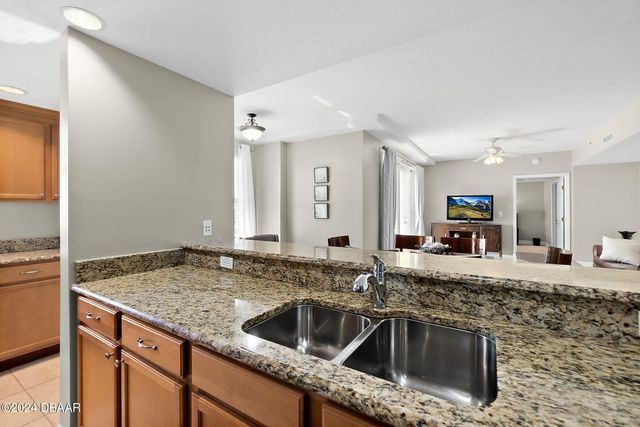 2071 S Atlantic Ave Apt 305, Daytona Beach Shores, FL 32118