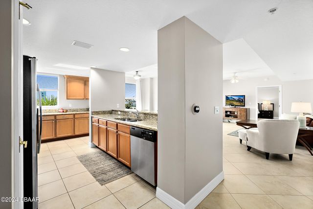 2071 S Atlantic Ave Apt 305, Daytona Beach Shores, FL 32118