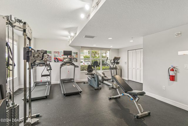 2071 S Atlantic Ave Apt 305, Daytona Beach Shores, FL 32118