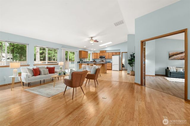 5016 E Brockdale Rd, Shelton, WA 98584