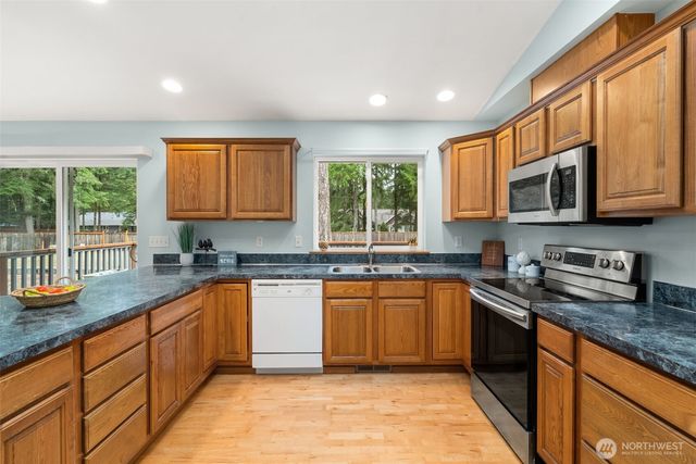 5016 E Brockdale Rd, Shelton, WA 98584