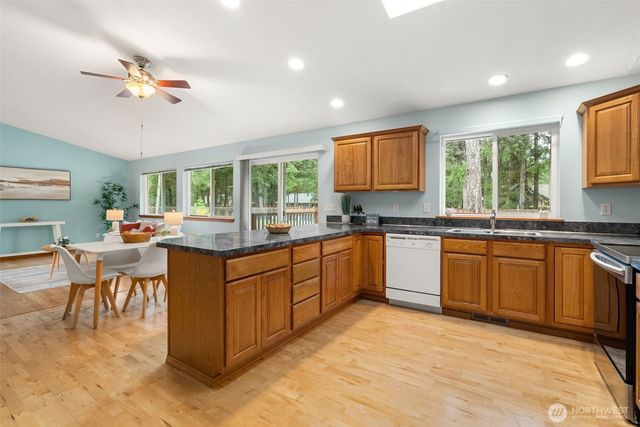 5016 E Brockdale Rd, Shelton, WA 98584