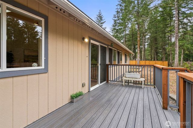 5016 E Brockdale Rd, Shelton, WA 98584