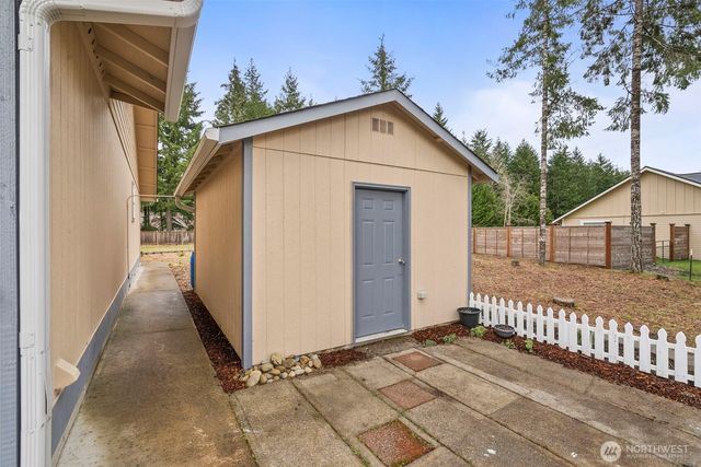 5016 E Brockdale Rd, Shelton, WA 98584