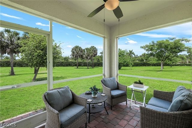 2816 Zaragoza CT, Cape Coral, FL 33909