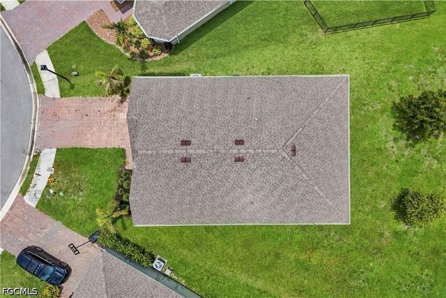 2816 Zaragoza CT, Cape Coral, FL 33909