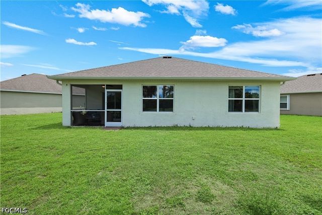 2816 Zaragoza CT, Cape Coral, FL 33909