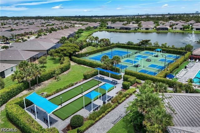 2816 Zaragoza CT, Cape Coral, FL 33909