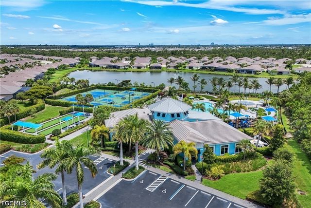 2816 Zaragoza CT, Cape Coral, FL 33909