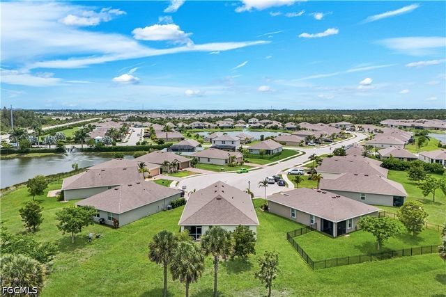 2816 Zaragoza CT, Cape Coral, FL 33909