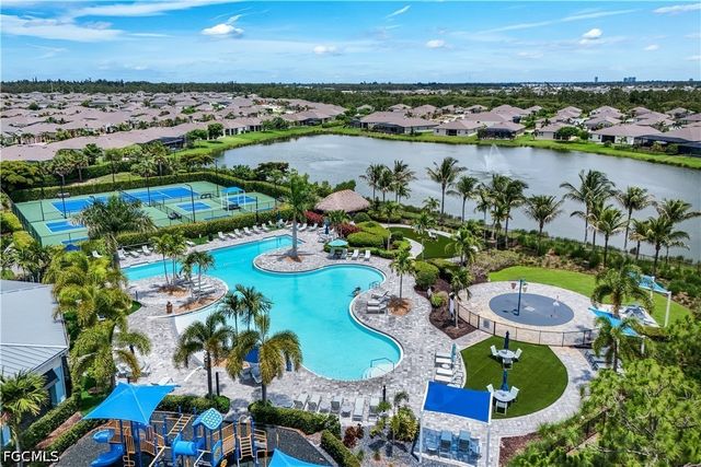 2816 Zaragoza CT, Cape Coral, FL 33909