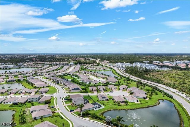 2816 Zaragoza CT, Cape Coral, FL 33909