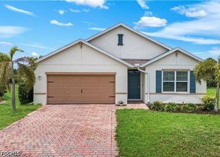 2816 Zaragoza CT, Cape Coral, FL 33909