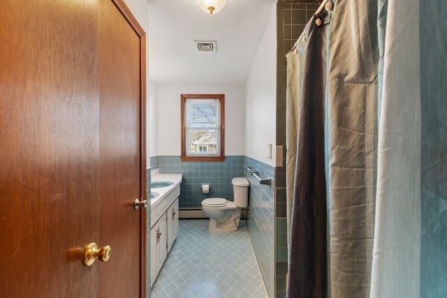 102 Suffolk St, Malden, MA 02148