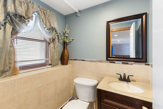 102 Suffolk St, Malden, MA 02148