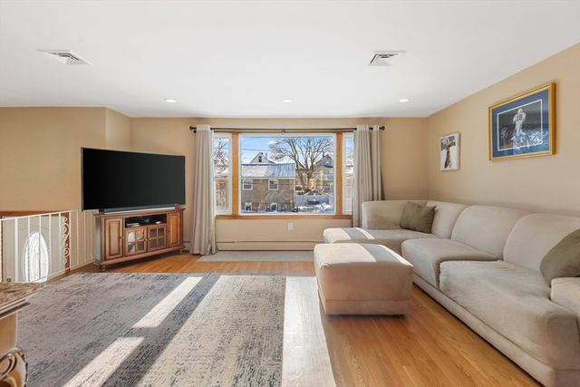 102 Suffolk St, Malden, MA 02148