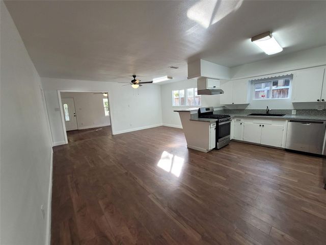 4302 Dickson Street, Houston, TX 77007