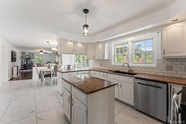 81 Sunset Drive, Patterson, NY 12563