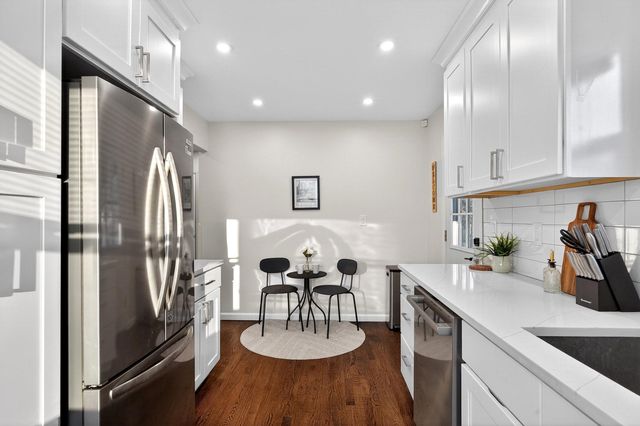 5 LOIS AVE, East Brunswick, NJ 08816