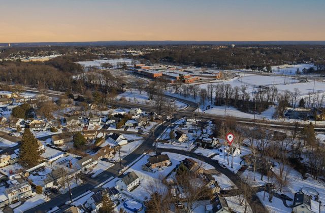 5 LOIS AVE, East Brunswick, NJ 08816