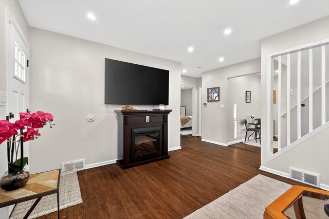 5 LOIS AVE, East Brunswick, NJ 08816